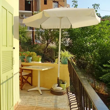 Marchie's Place - Spacious One Bedroom For Rent On Island Апартаменты