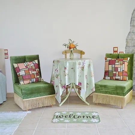 Marchie's Place - Spacious One Bedroom For Rent On Island *