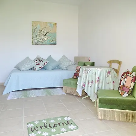 Marchie's Place - Spacious One Bedroom For Rent On Island Apartament