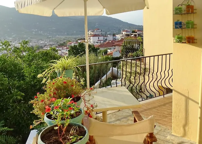 Marchie's Place - Spacious One Bedroom For Rent On Island Apartament *