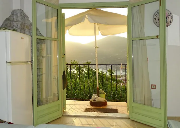 Apartament Marchie's Place - Spacious One Bedroom For Rent On Island *