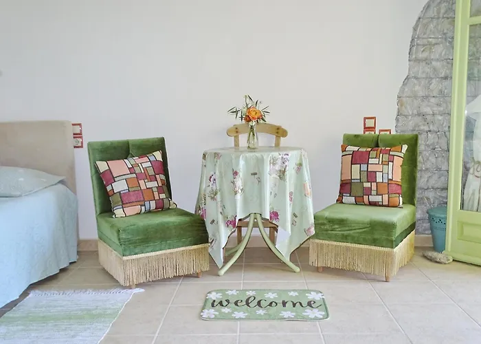 Marchie's Place - Spacious One Bedroom For Rent On Island *