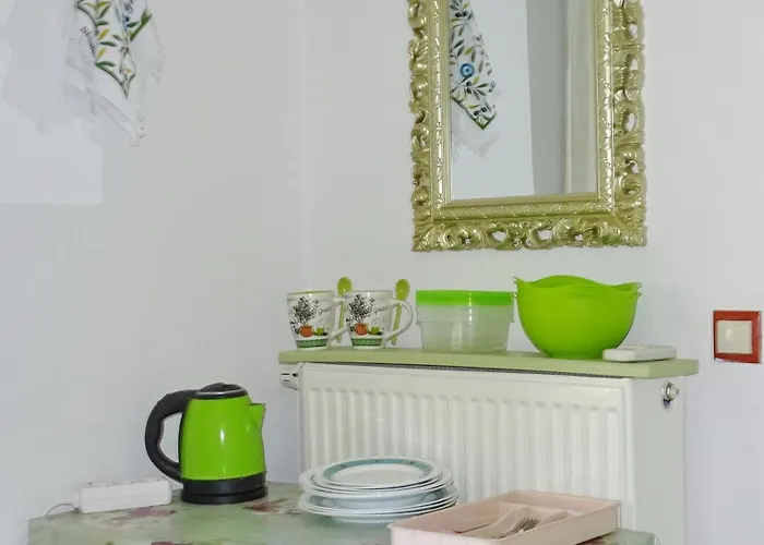 Marchie's Place - Spacious One Bedroom For Rent On Island * Skopelos