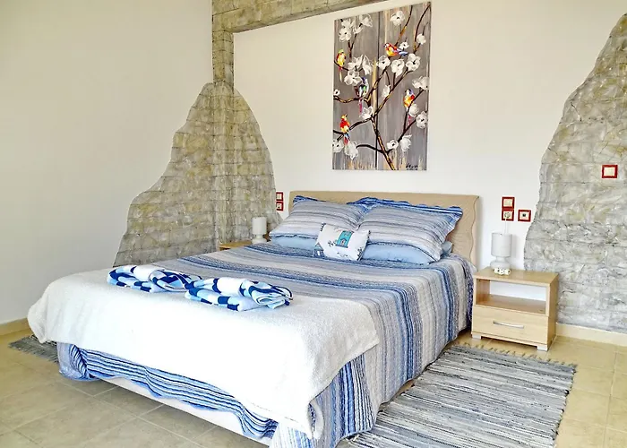 Apartament Marchie's Place - Spacious One Bedroom For Rent On Island