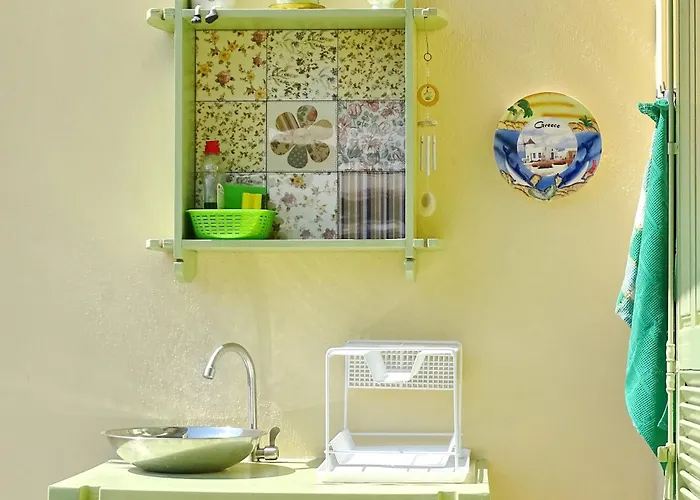 Apartament Marchie's Place - Spacious One Bedroom For Rent On Island